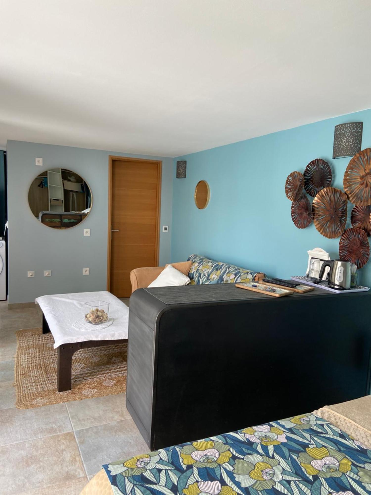 Bed and Breakfast Les Terrasses Des Anthenors Ensues-la-Redonne Exterior foto